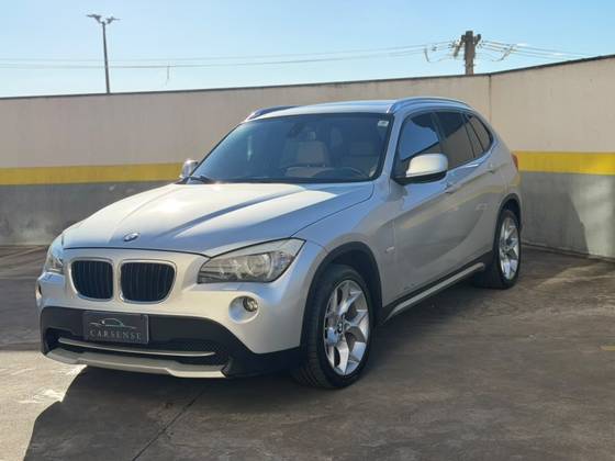 BMW X1 2.0 16V TURBO GASOLINA SDRIVE20I 4P AUTOMÁTICO BMW X1 2.0 16V TURBO GASOLINA SDRIVE20I 4P AUTOMÁTICO